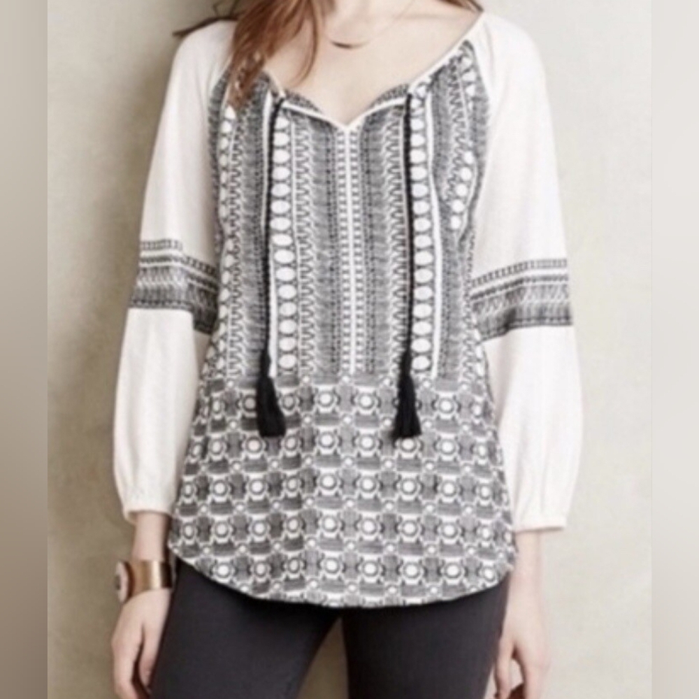 Anthropologie Akemi + Kin Black & White Embroidered Peasant Blouse